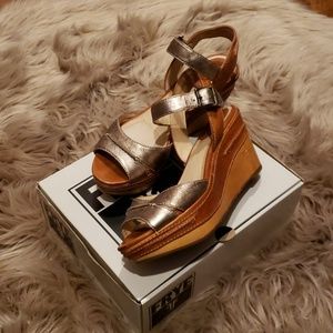 FRYE Carlie Seam Sandals